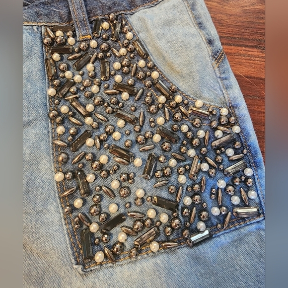 Kiss-me denim shorts. - Picture 4 of 11